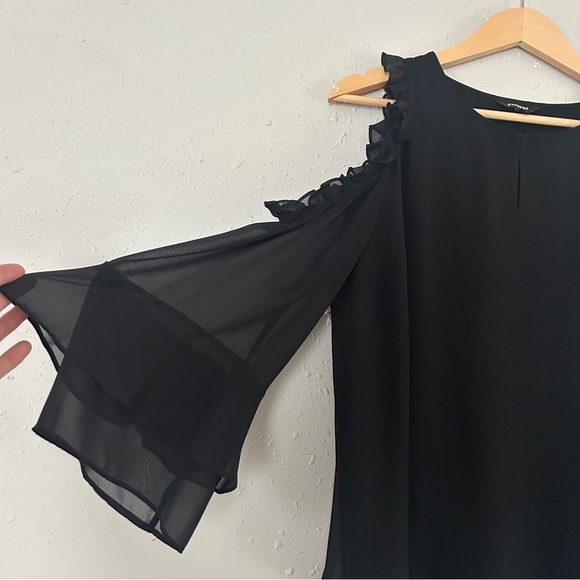 Express Classic Black Blouse Ruffle Cold Shoulder Formal Neutral Large - Picture 2 of 8
